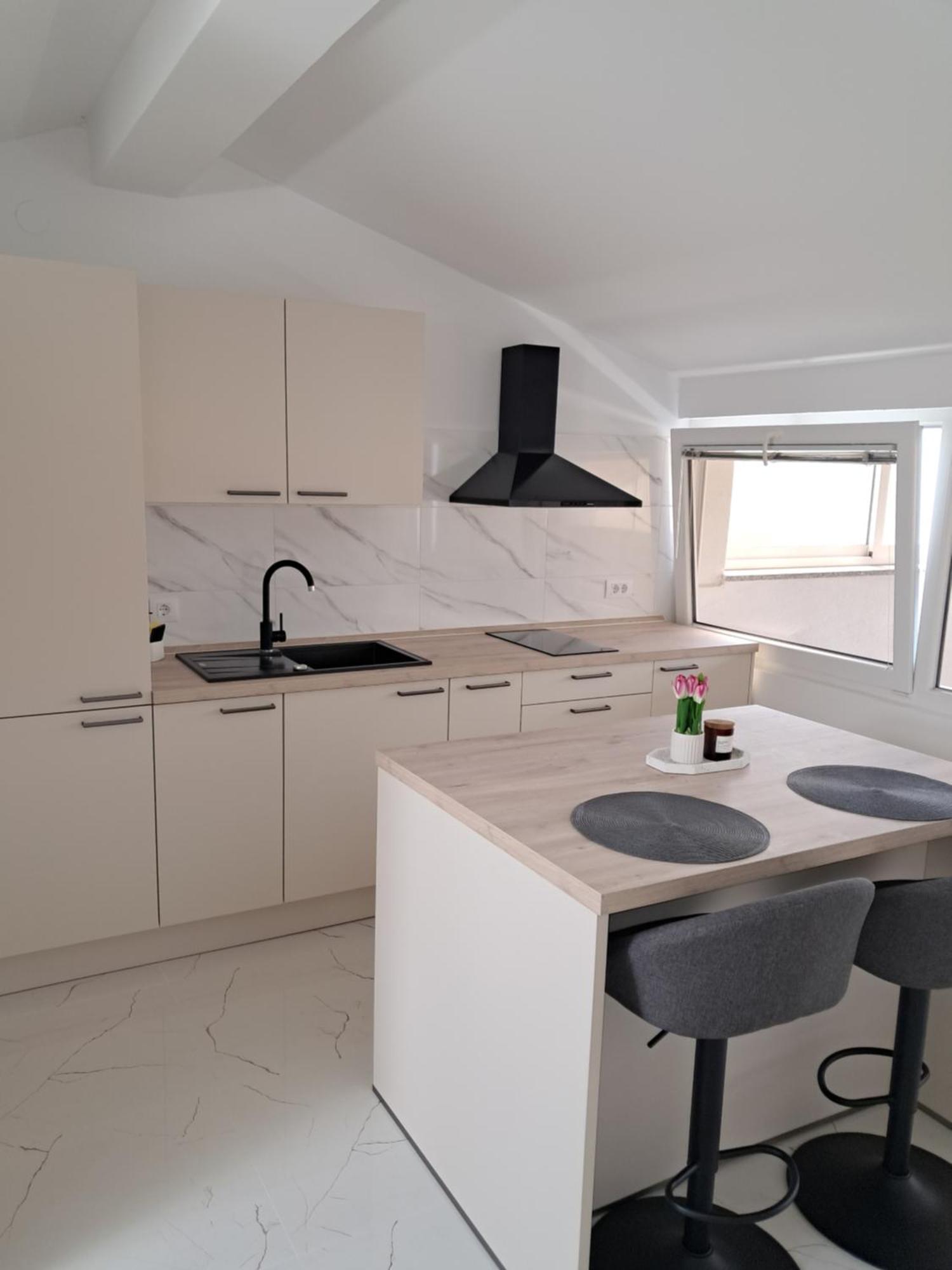 Studio Apartman Nega 2 罗维尼 外观 照片